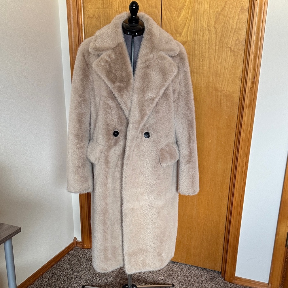 Avec Les Filles Soft Beige Faux Fur Coat - NWOT